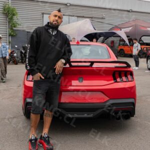 Arturo Vidal anuncia sorteo de cinco vehículos, incluidos modelos de alta gama, a beneficio de fundación infantil